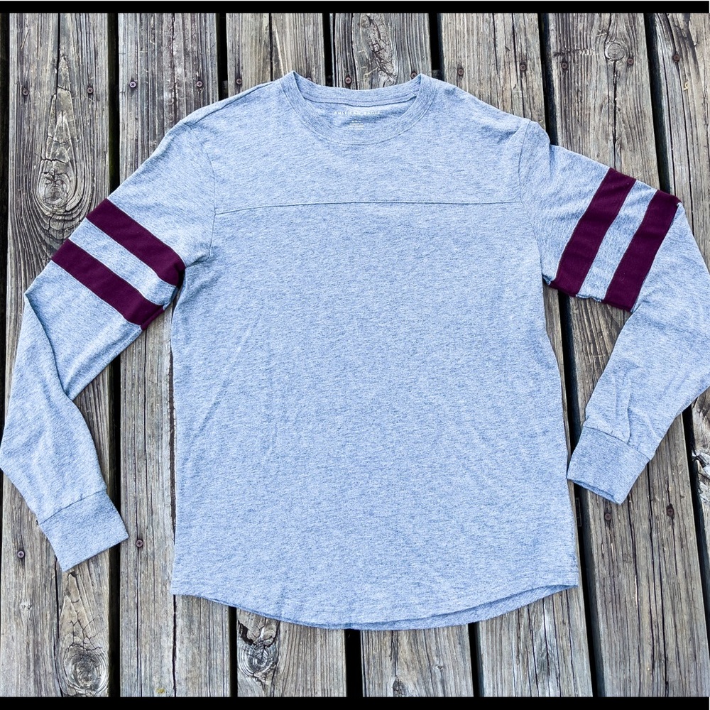 American eagle long sleeve tee